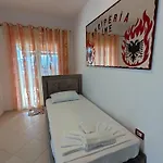 Pool Εξαμίλιο